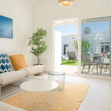 Luxurious Bungalow A2 In A Quiet Complex With Pool 100M From The Sea Charco del Palo Buitenkant foto