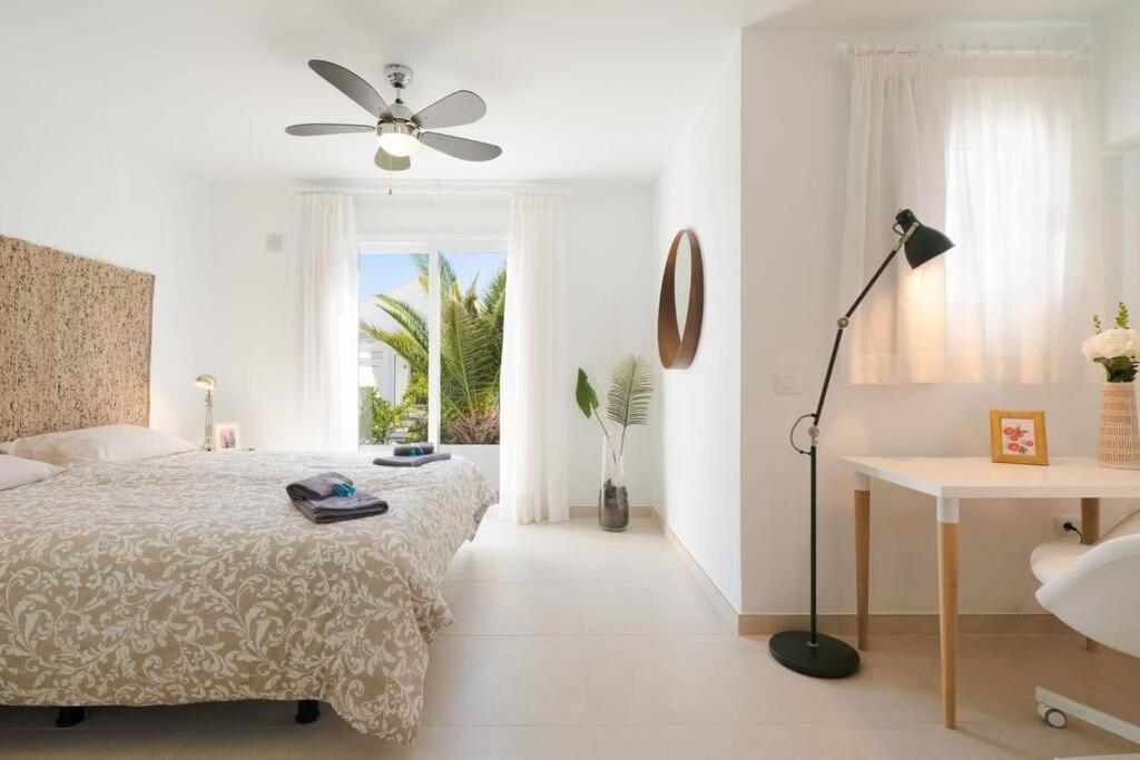 Luxurious Bungalow A2 In A Quiet Complex With Pool 100M From The Sea Charco del Palo Buitenkant foto